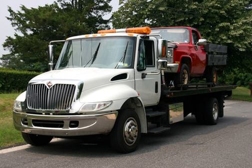 A tow truck serving Maple Ridge.